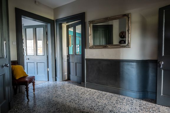 Hallway - Great Alder House: Large Group Accommodation North Wales